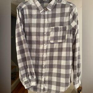 Aeropostale women’s gray and white plaid flannel shirt, size S